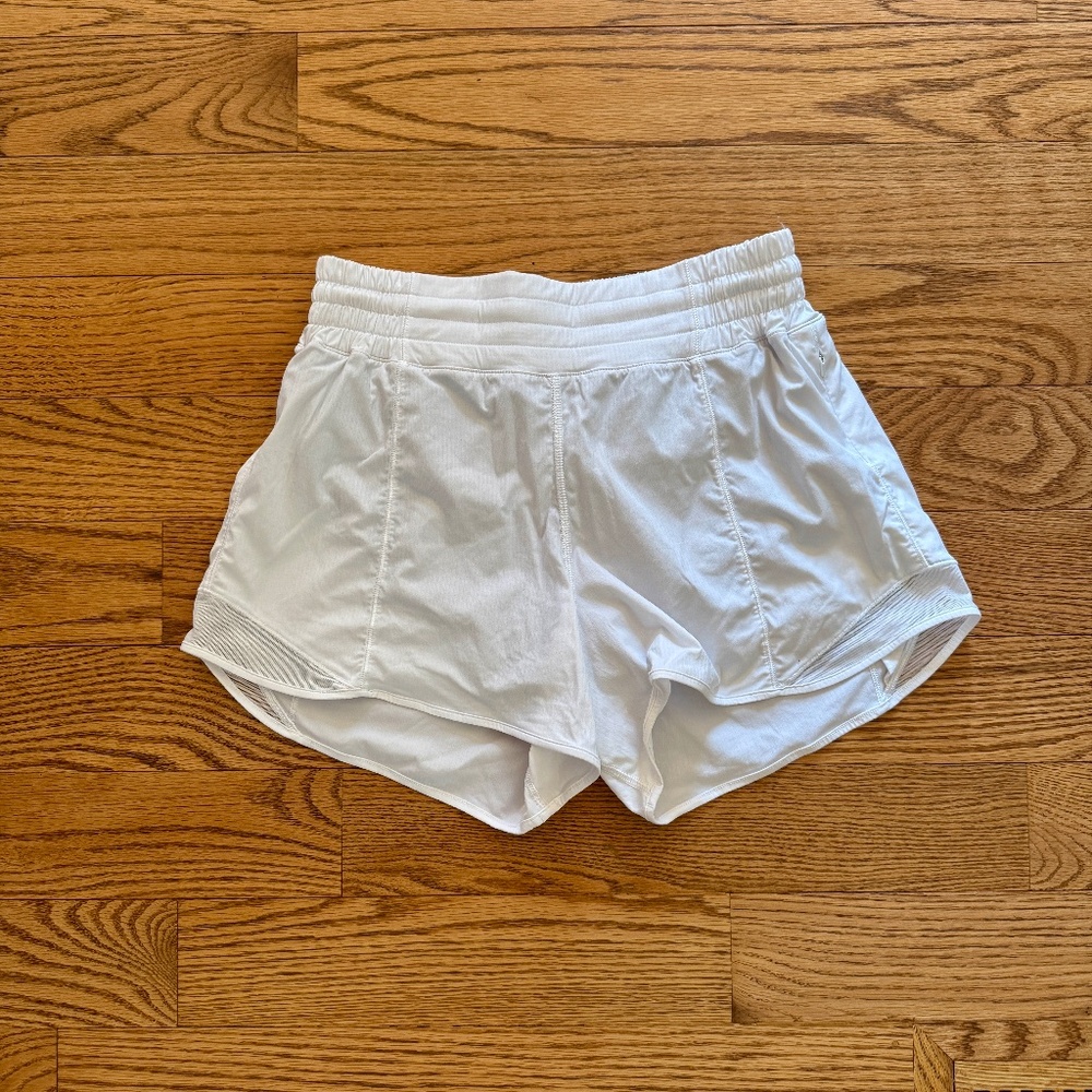 Lululemon Hotty Hot Shorts 4" White